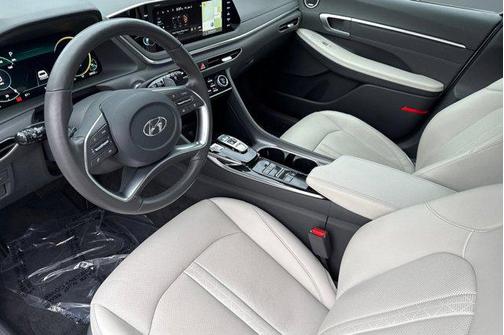 2022 Hyundai SONATA Hybrid Limited