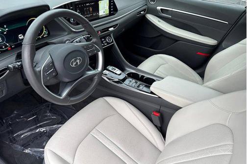 2022 Hyundai SONATA Hybrid Limited
