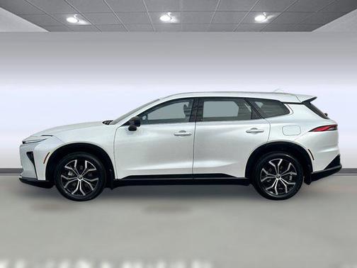 2025 Toyota Crown Signia XLE