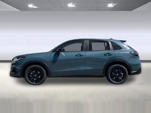 Nordic Forest Pearl 2027 Honda HR-V Sport