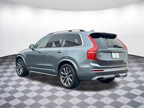 2017 Volvo XC90 T6 Momentum