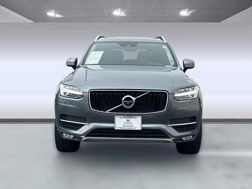 2017 Volvo XC90 T6 Momentum
