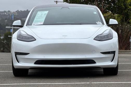 Pearl White Multi-Coat 2022 Tesla Model 3 Long Range