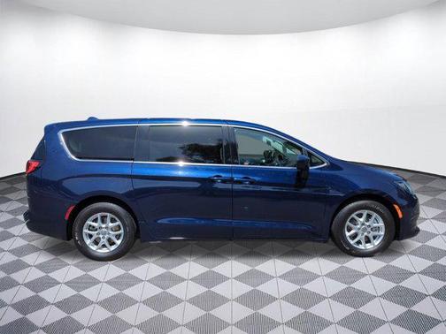2017 Chrysler Pacifica LX