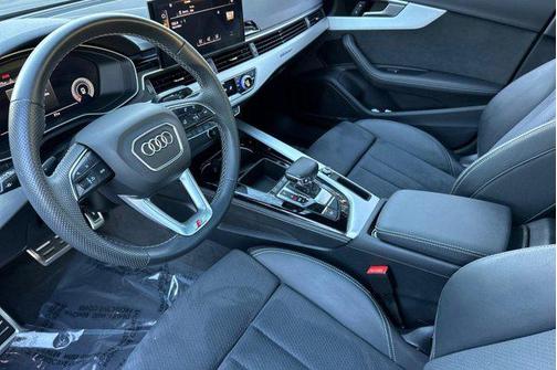 2022 Audi A4 45 S line Premium Plus