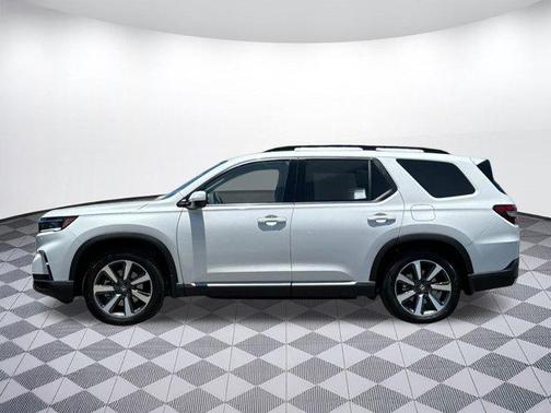 2025 Honda Pilot Touring 8-Passenger