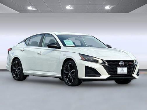 2023 Nissan Altima SR FWD