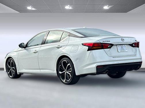 2023 Nissan Altima SR FWD