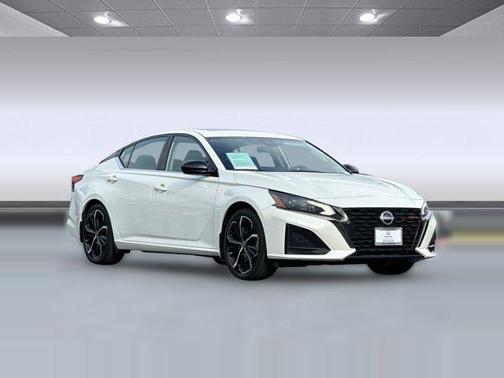 2023 Nissan Altima SR FWD