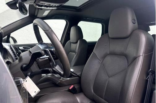 2016 Porsche Cayenne Base