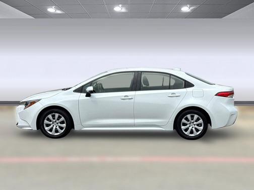 Wind Chill Pearl 2022 Toyota Corolla LE
