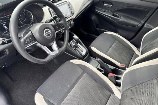 Brilliant Silver Metallic 2021 Nissan Versa 1.6 SV