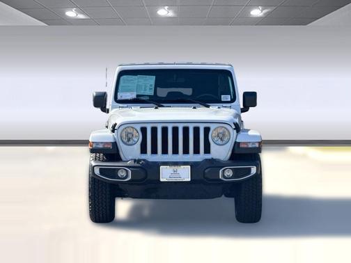 Bright White Clearcoat 2018 Jeep Wrangler Unlimited Sahara