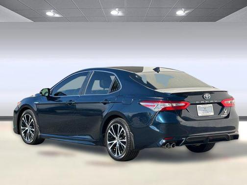 2020 Toyota Camry SE