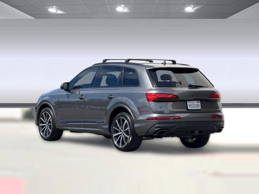 Samurai Gray Metallic 2025 Audi Q7 45 Premium Plus