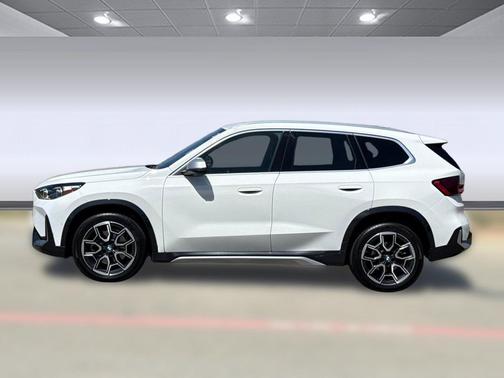 Alpine White 2023 BMW X1 xDrive28i