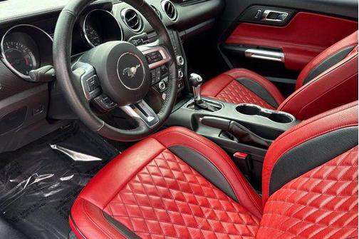 2017 Ford Mustang V6