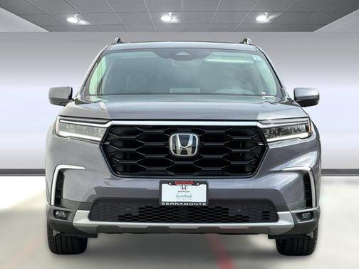 2024 Honda Pilot Touring 8-Passenger