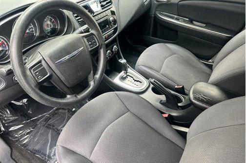 2014 Chrysler 200 LX