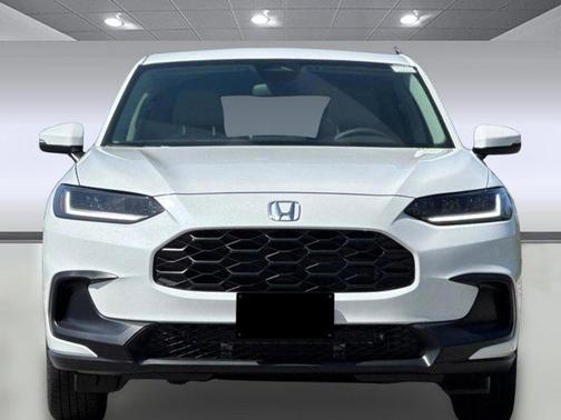 Platinum White Pearl 2027 Honda HR-V LX