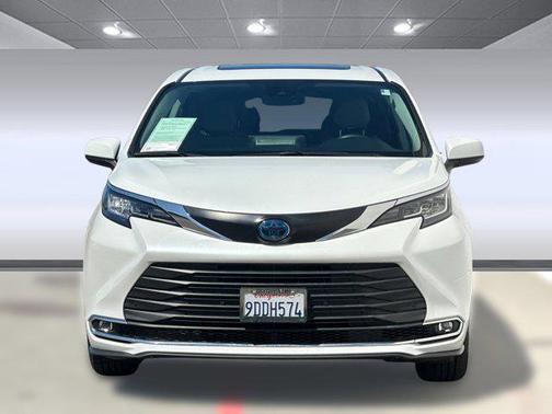 2023 Toyota Sienna XLE 7 Passenger