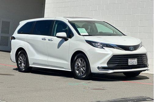 2023 Toyota Sienna XLE 7 Passenger