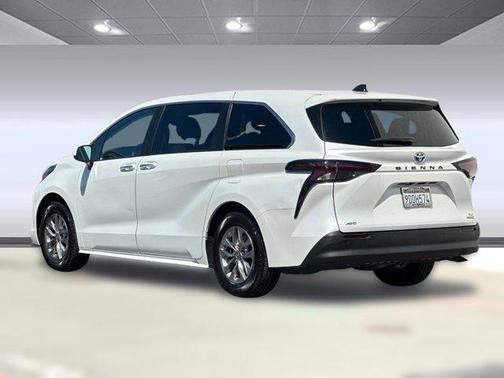 2023 Toyota Sienna XLE 7 Passenger