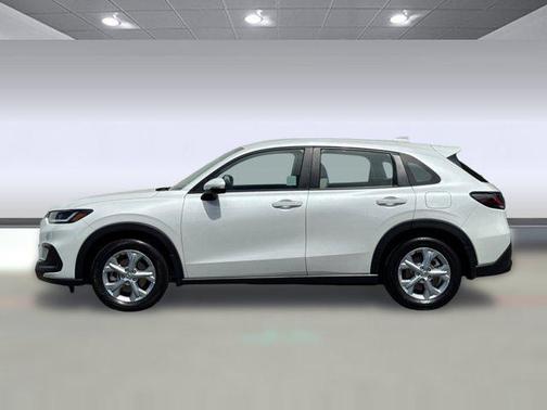 Platinum White Pearl 2024 Honda HR-V LX