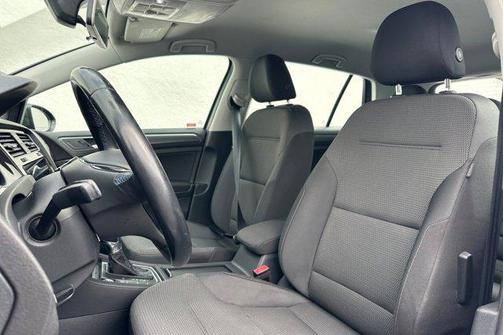 2019 Volkswagen e-Golf SE