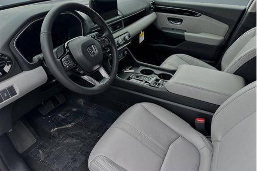 2025 Honda Pilot Touring 8-Passenger