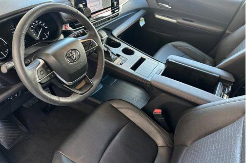 2024 Toyota Sienna XSE 7 Passenger