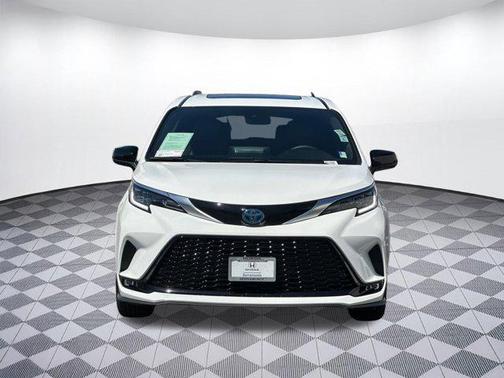 2024 Toyota Sienna XSE 7 Passenger