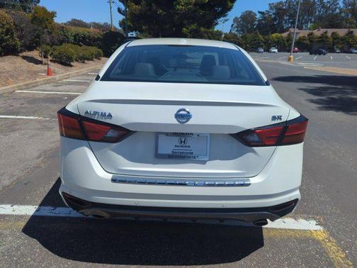 2022 Nissan Altima SR FWD