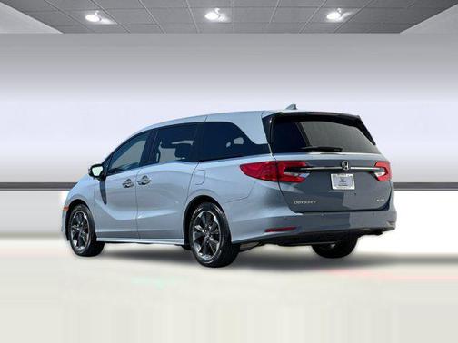 Sonic Gray Pearl 2024 Honda Odyssey Elite