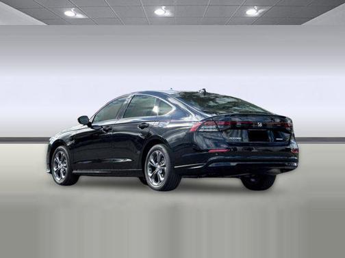 Crystal Black Pearl 2026 Honda Accord Hybrid EX-L