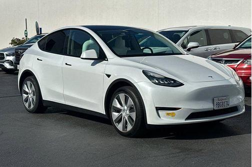 2022 Tesla Model Y Long Range Dual Motor All-Wheel Drive