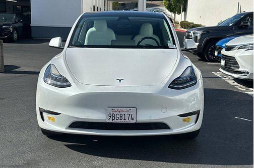 2022 Tesla Model Y Long Range Dual Motor All-Wheel Drive