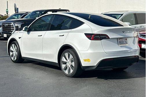 2022 Tesla Model Y Long Range Dual Motor All-Wheel Drive
