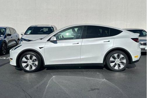2022 Tesla Model Y Long Range Dual Motor All-Wheel Drive
