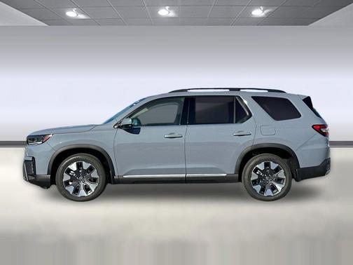 Sonic Gray Pearl 2026 Honda Pilot Touring 8-Passenger