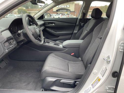 2025 Honda Accord LX 1.5T