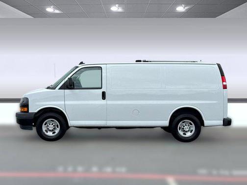 Summit White 2020 Chevrolet Express 2500 RWD 2500 Regular Wheelbase WT