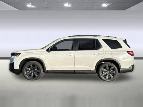 Platinum White Pearl 2026 Honda Pilot Sport