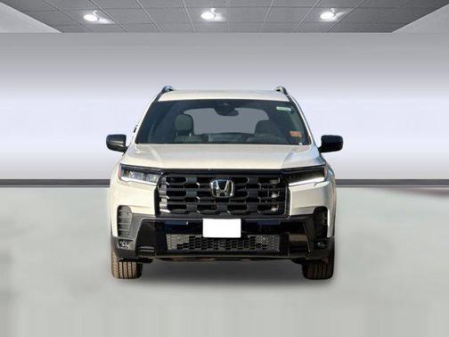 Platinum White Pearl 2026 Honda Pilot Sport