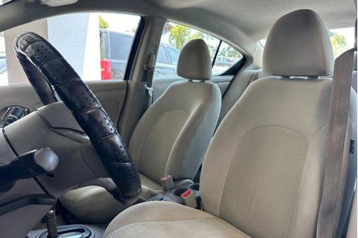 2013 Nissan Versa 1.6 SL