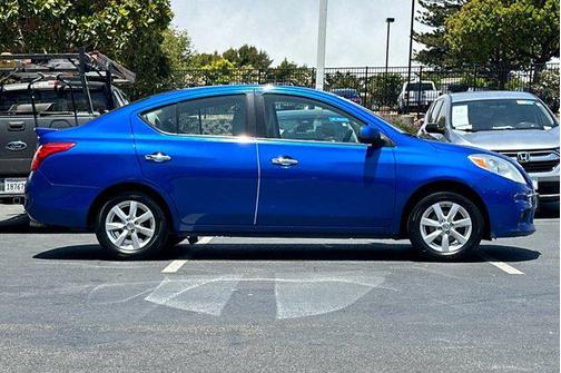 2013 Nissan Versa 1.6 SL
