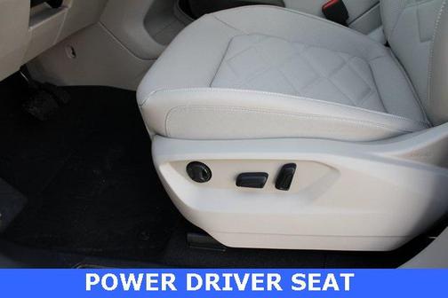 2025 Volkswagen Atlas 2.0T SE w/Technology 4MOTION