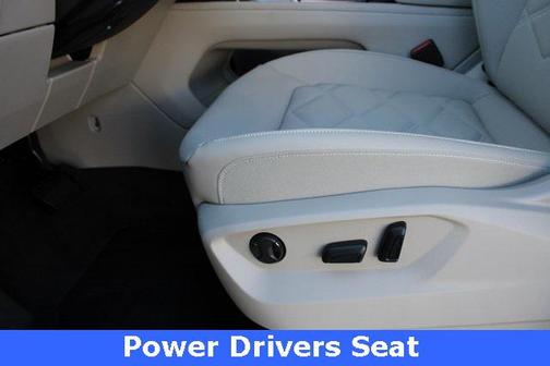 2025 Volkswagen Atlas 2.0T SE w/Technology 4MOTION