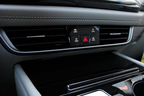 2025 Volkswagen Atlas 2.0T SE w/Technology 4MOTION