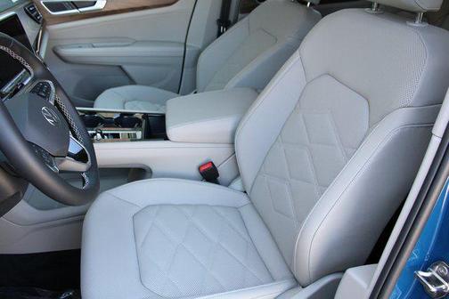 Mountain Lake B 2026 Volkswagen Atlas 2.0T SE w/Technology